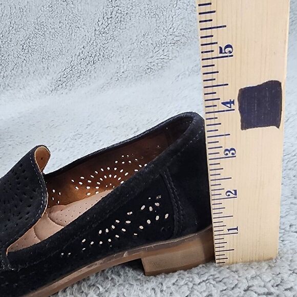 Clarks Women's Loafers Sz 6 Black Suede Laser Cut Comfort Career Office Shoes - Picture 9 of 10